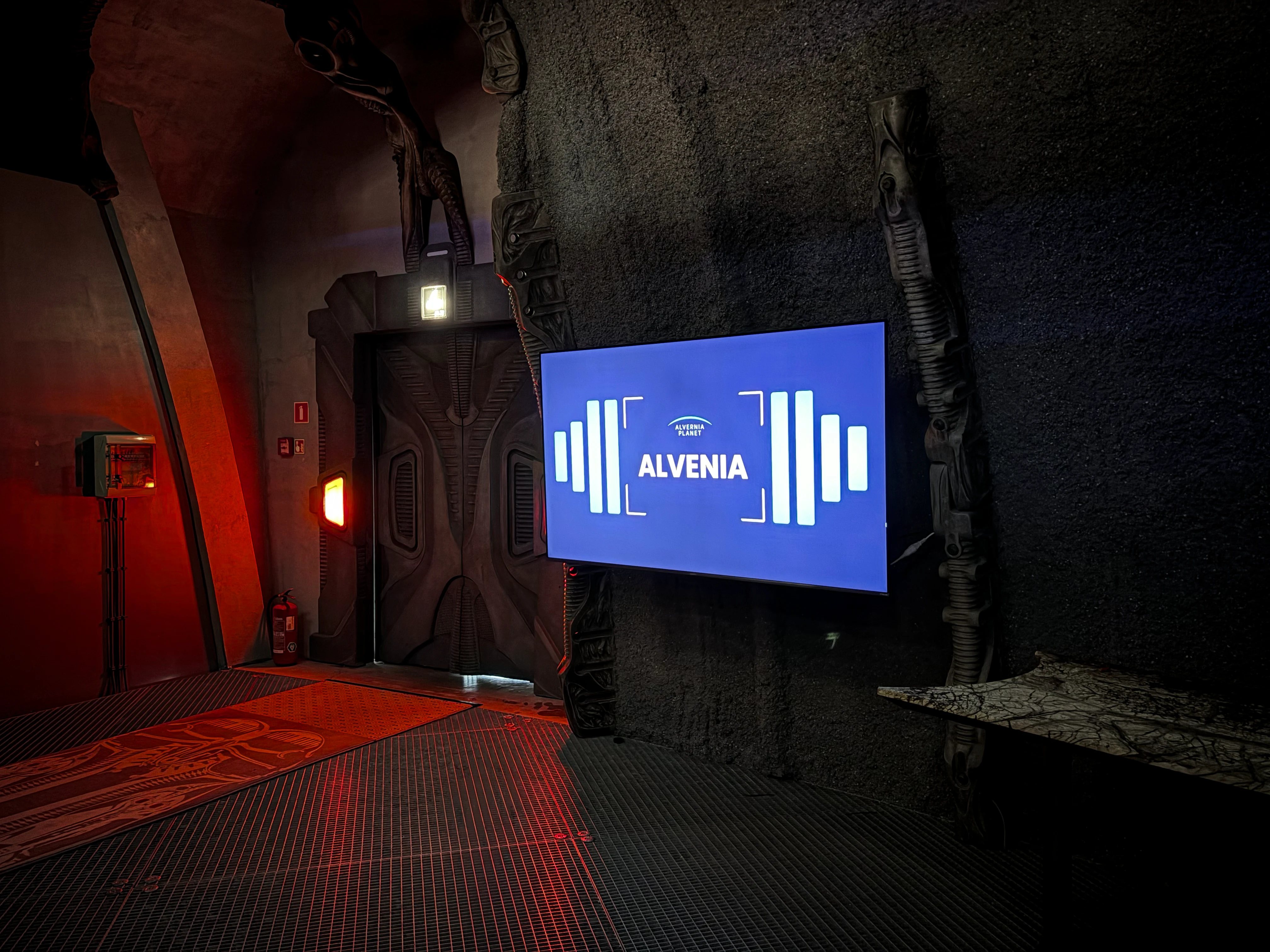 Wejście do ścieżki edukacyjnej w Alvernia Planet.